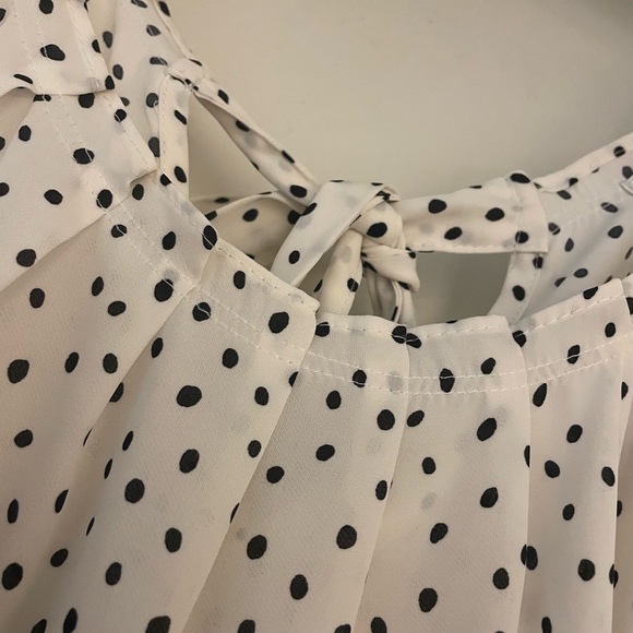 LC Lauren Conrad White Black Polka Dot Pleated Top - Size Medium - Picture 3 of 7